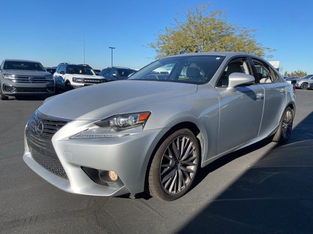 220962019 Lexus ES 300h Luxury