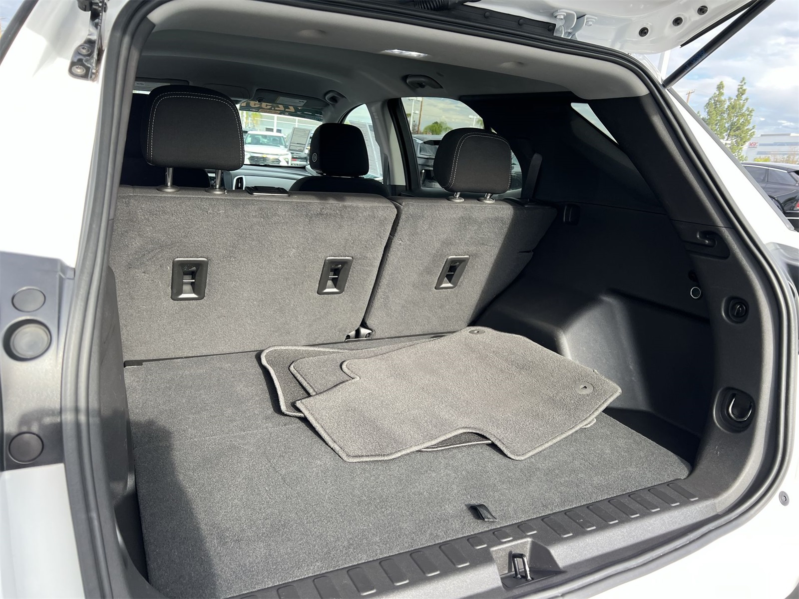 used 2024 Chevrolet Equinox car, priced at $22,991