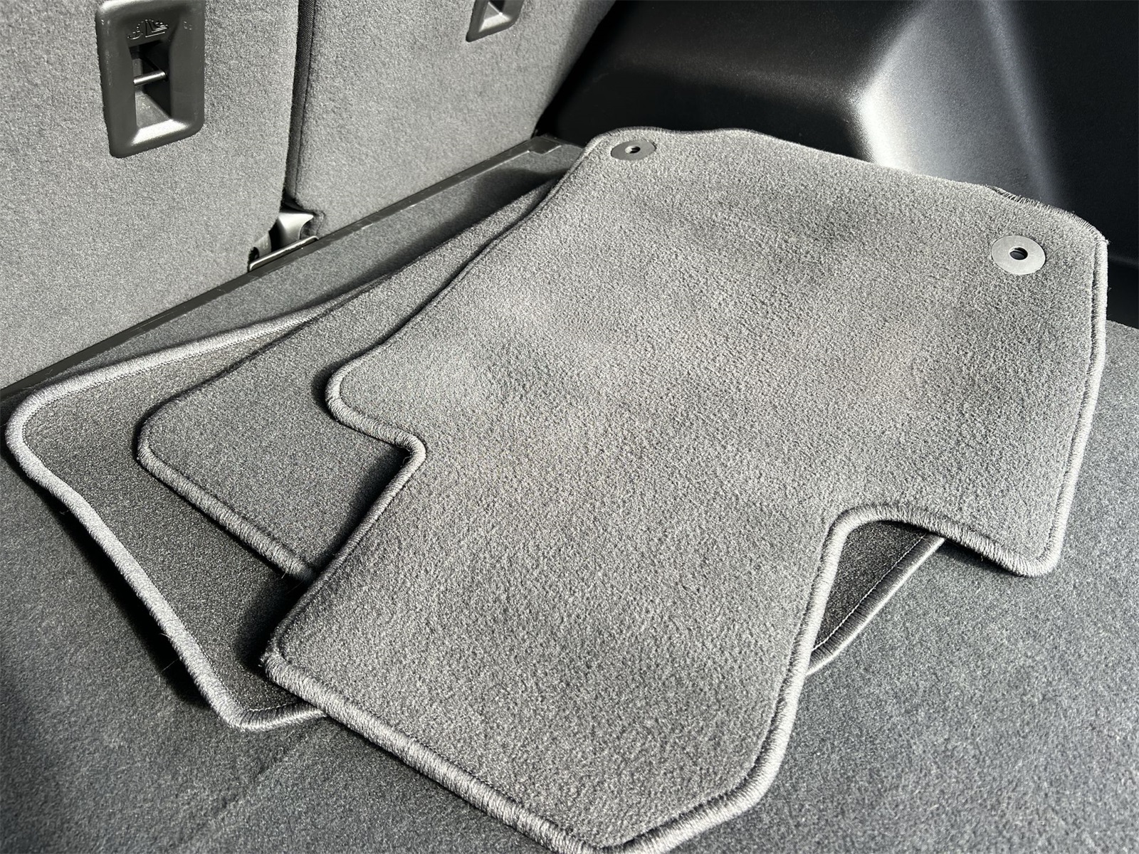 used 2024 Chevrolet Equinox car, priced at $22,991