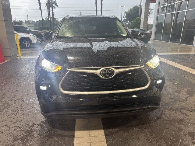 2021 Toyota Highlander XLE photo 4