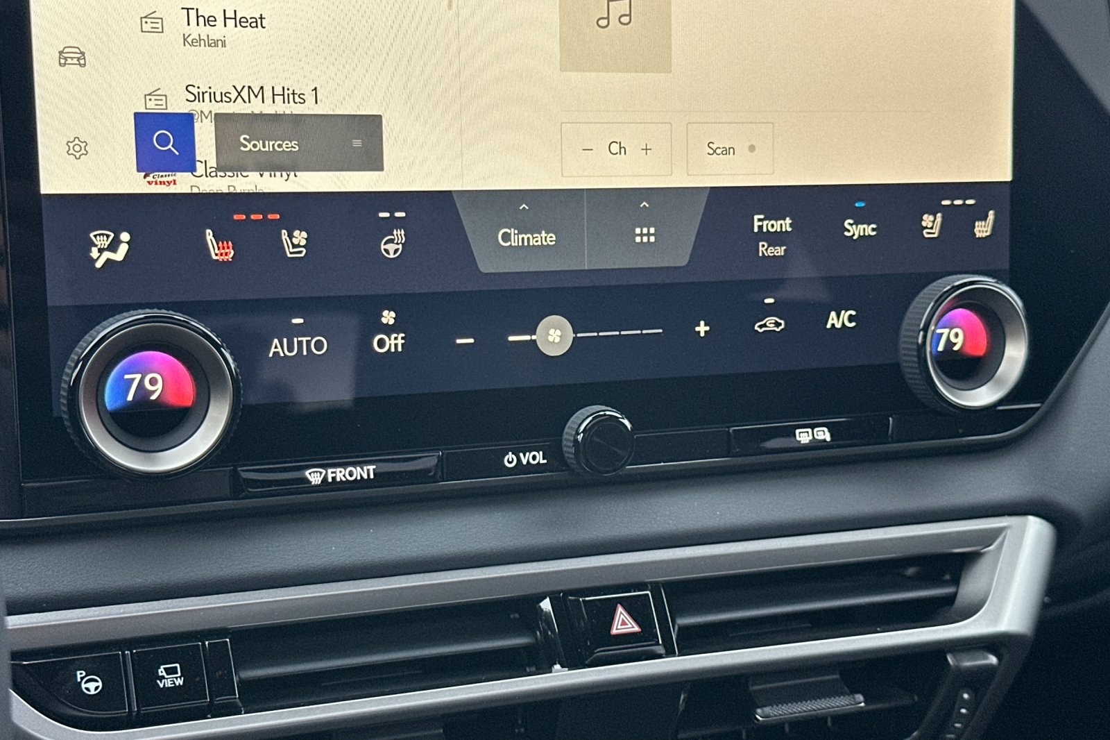 2025 Lexus RX 350h Luxury AWD photo 17
