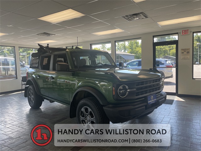 2023 Ford Bronco 4-Door Base's photo