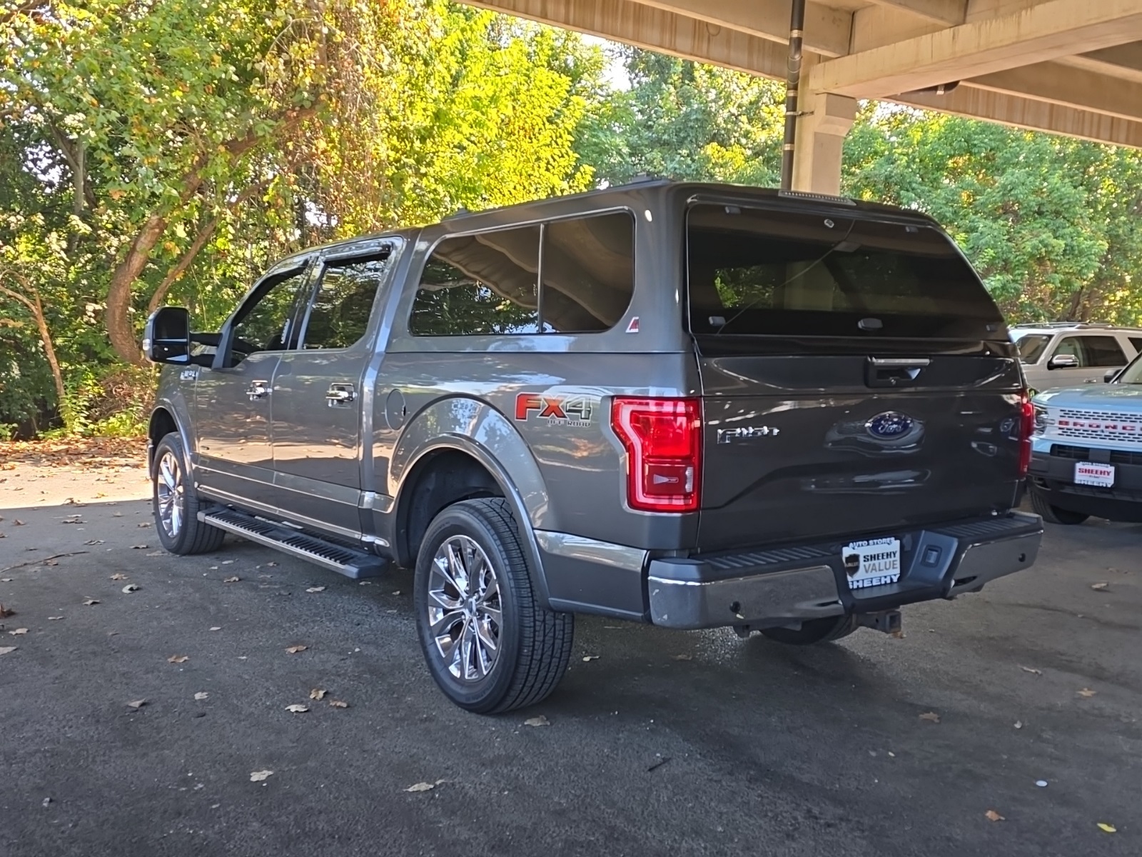 2016 Ford F-150 Lariat photo 2