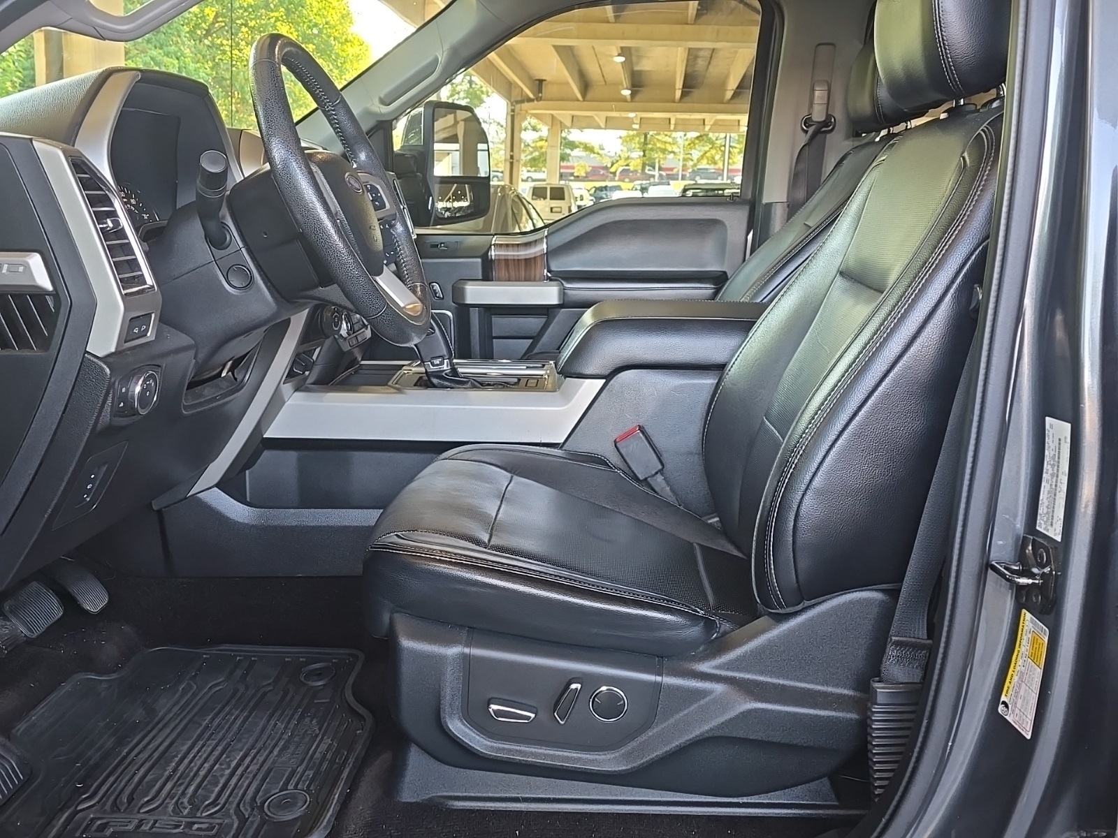2016 Ford F-150 Lariat photo 3