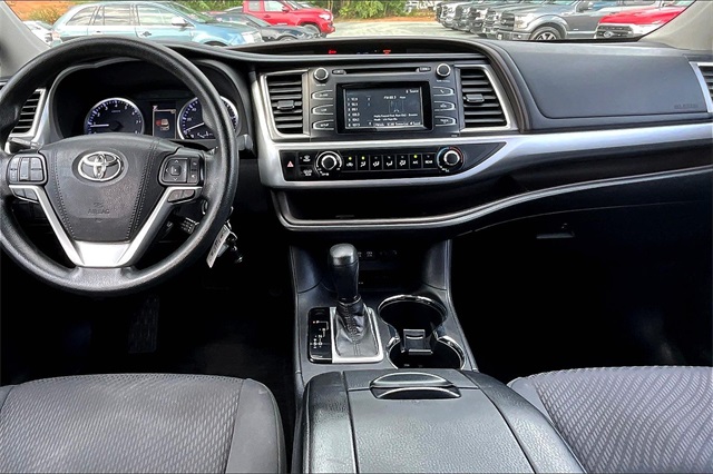 2018 White Toyota Highlander LE FWD SUV