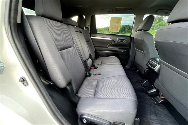 2018 White Toyota Highlander LE FWD SUV