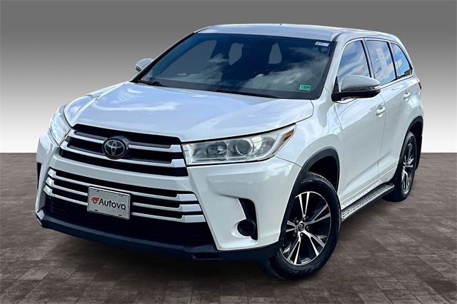 2018 White Toyota Highlander LE FWD SUV