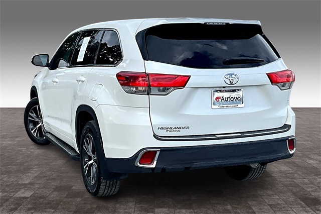 2018 White Toyota Highlander LE FWD SUV