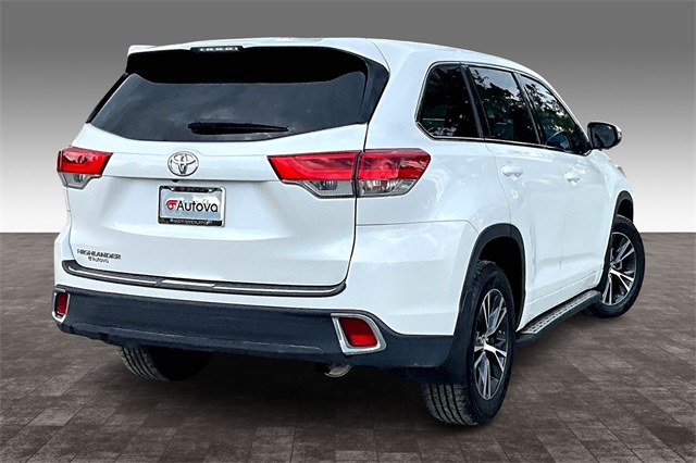 2018 White Toyota Highlander LE FWD SUV