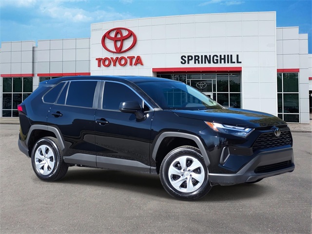 2024 Toyota RAV4 LE's photo