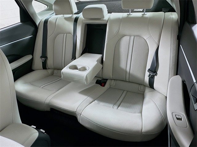 Sonata Hybrid SEL