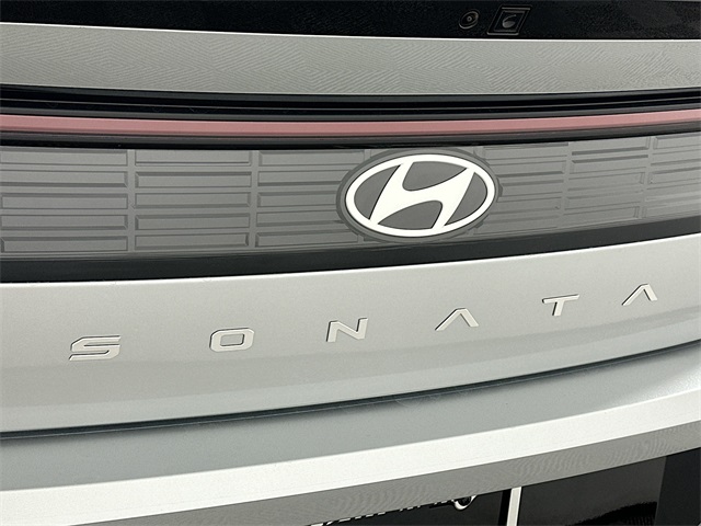 Sonata Hybrid SEL
