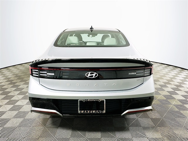 Sonata Hybrid SEL