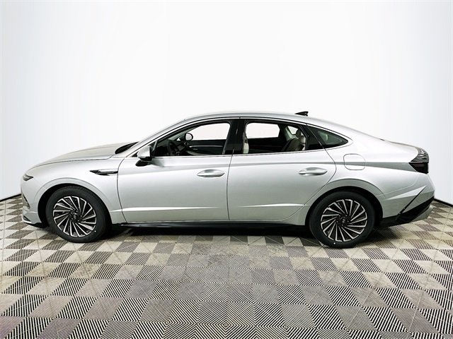 Sonata Hybrid SEL