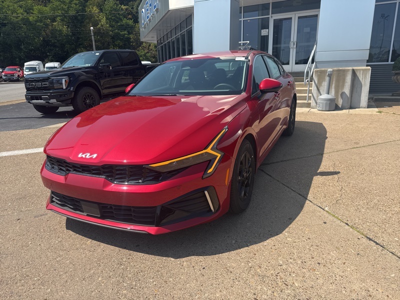 2025 Kia K5 LXS photo 3