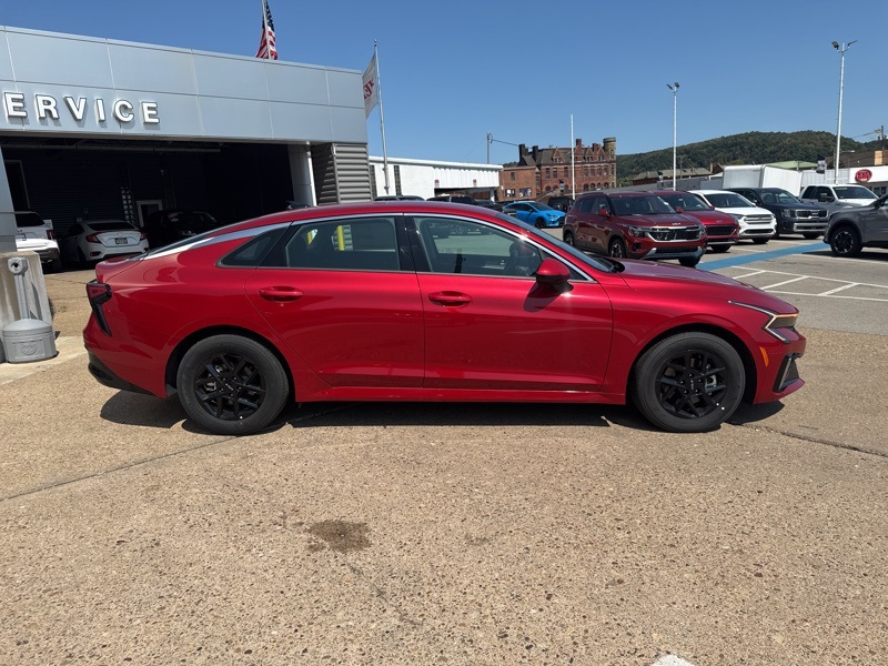 2025 Kia K5 LXS photo 8