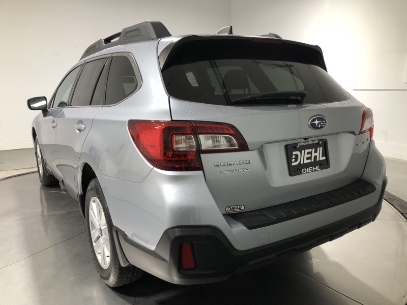 2018 Subaru Outback 2.5i Premium photo 2