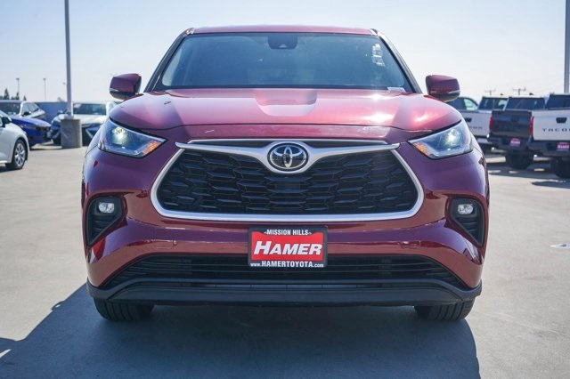 used 2021 Toyota Highlander car, priced at $23,988