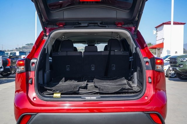 used 2021 Toyota Highlander car, priced at $23,988