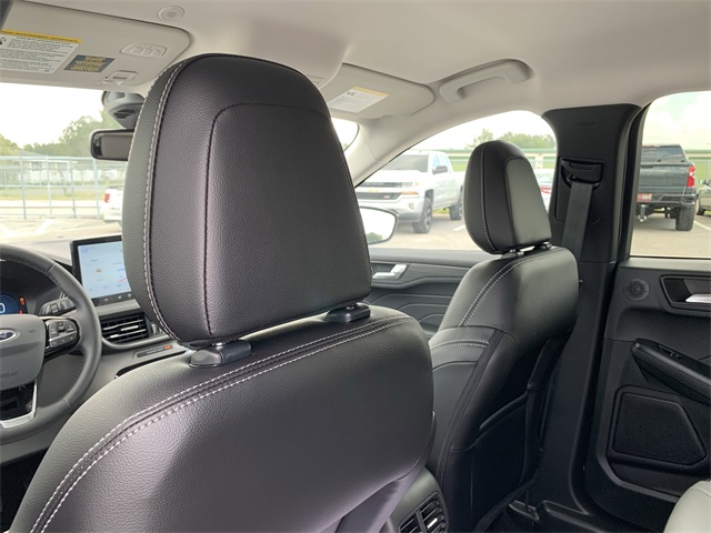 2025 Star White Metallic Tri-Coat Ford Escape Base FWD SUV