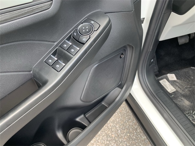 2025 Star White Metallic Tri-Coat Ford Escape Base FWD SUV