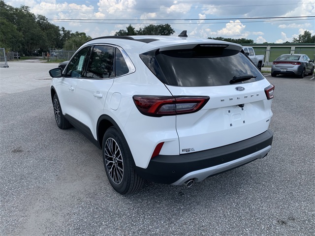 2025 Star White Metallic Tri-Coat Ford Escape Base FWD SUV