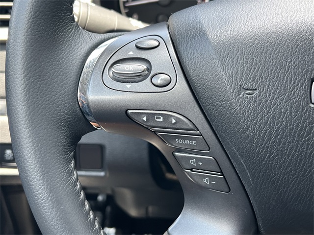 2023 Pearl White Tricoat Nissan Murano SV FWD SUV