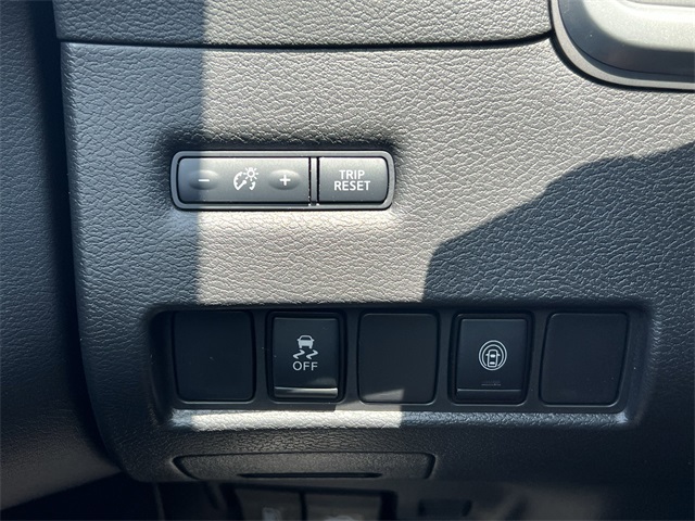 2023 Pearl White Tricoat Nissan Murano SV FWD SUV