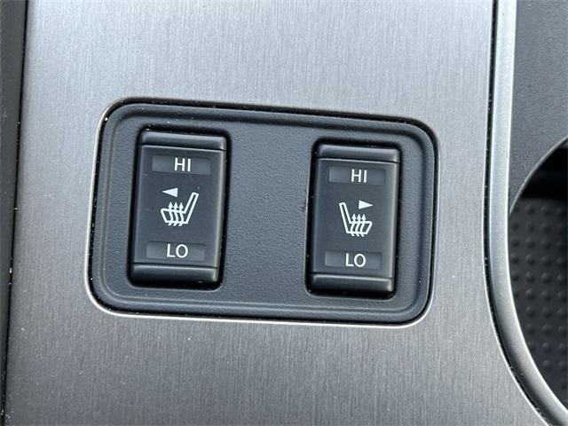 2023 Pearl White Tricoat Nissan Murano SV FWD SUV