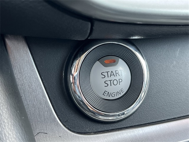 2023 Pearl White Tricoat Nissan Murano SV FWD SUV