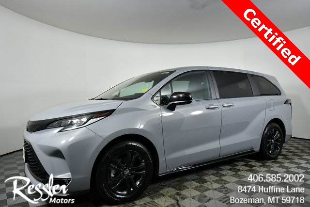 2025 Toyota Sienna XSE's photo