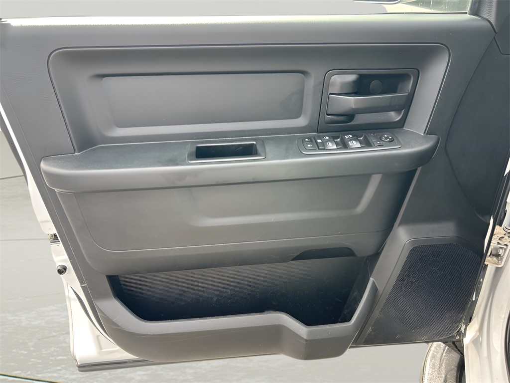 2021 Ram 2500 Tradesman photo 2