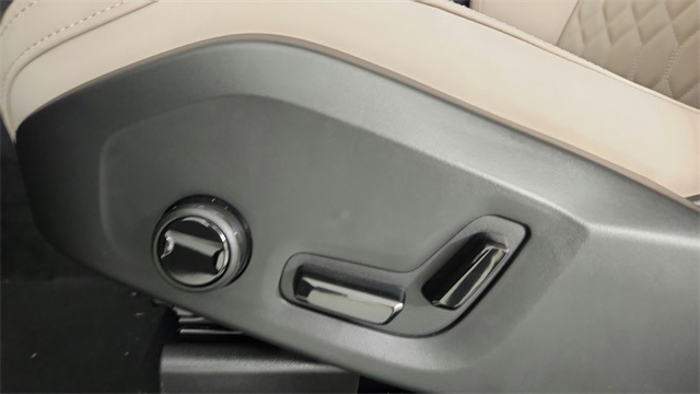 new 2026 Volvo XC90 Plug-In Hybrid car, priced at $81,875