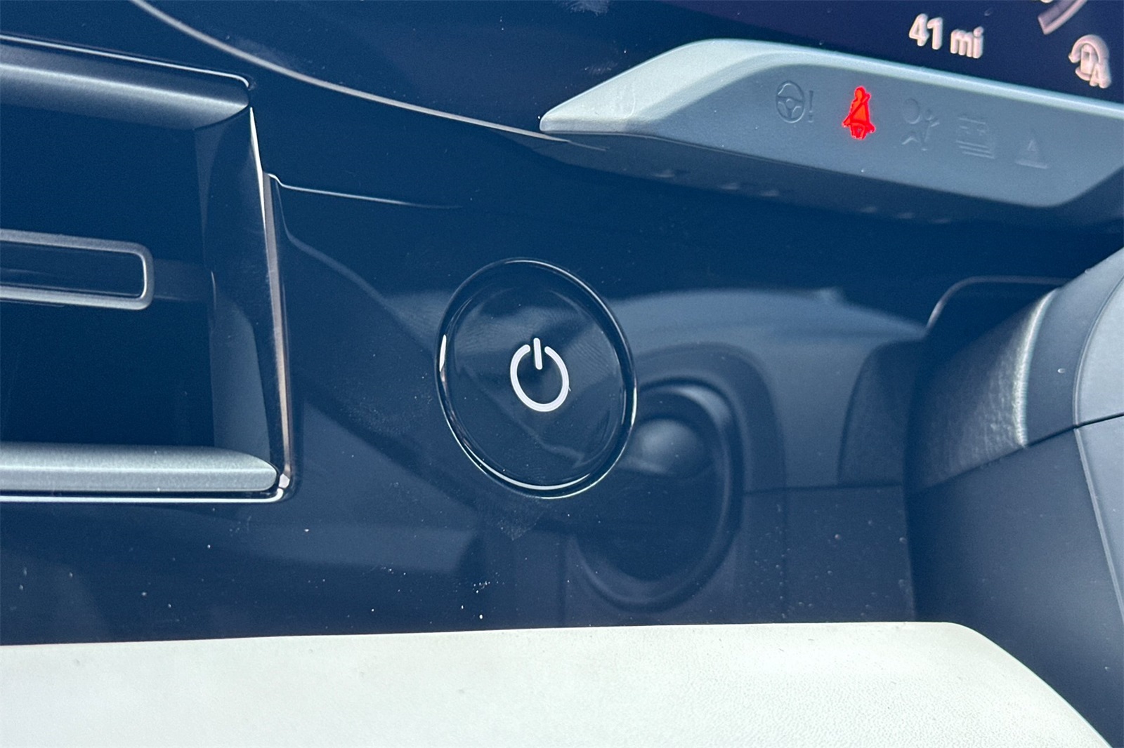 2025 Porsche Taycan 4 photo 23