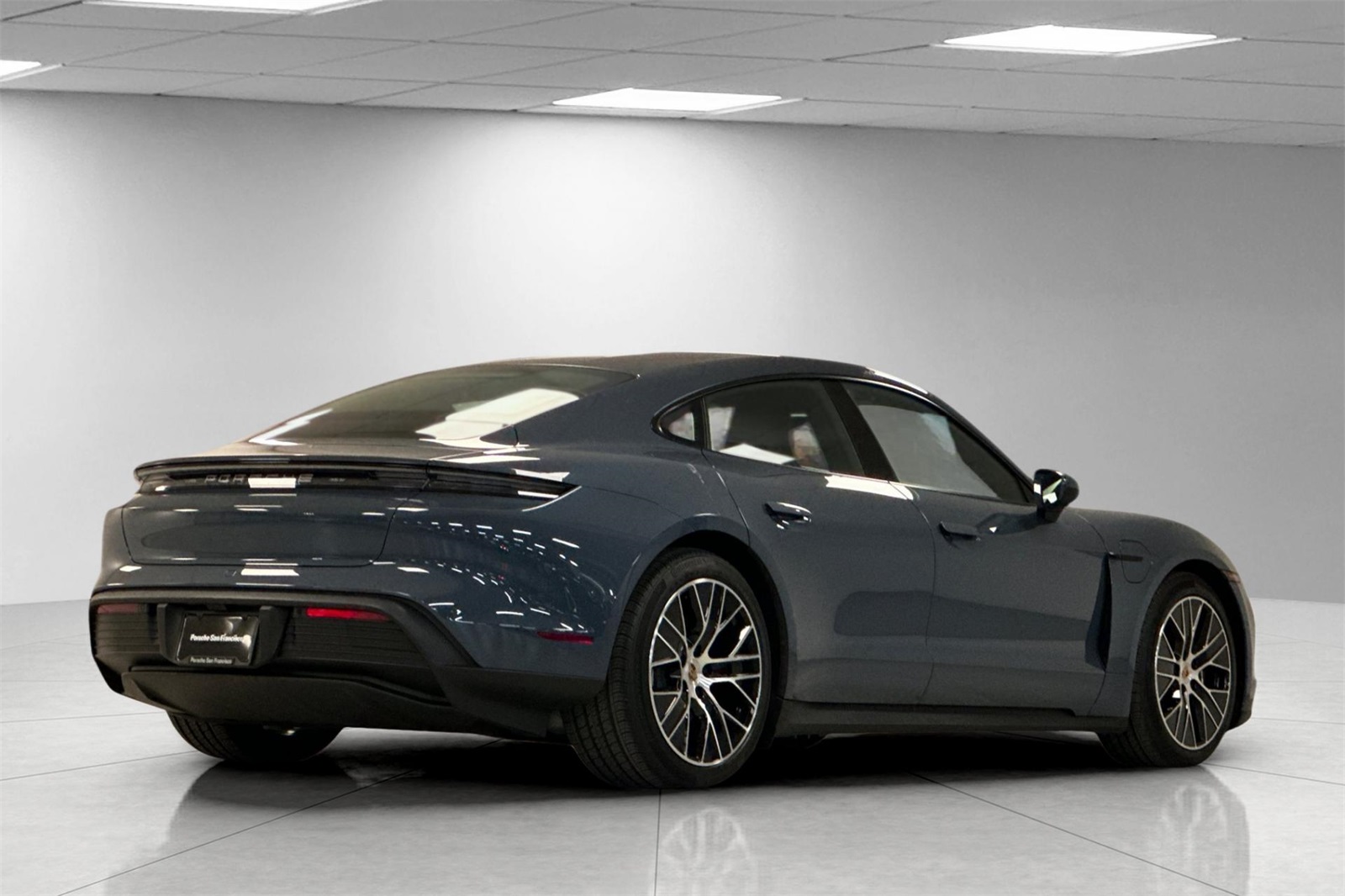 2025 Porsche Taycan 4 photo 8