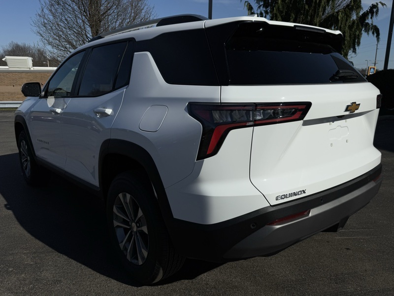 2025 Chevrolet Equinox LT photo 4