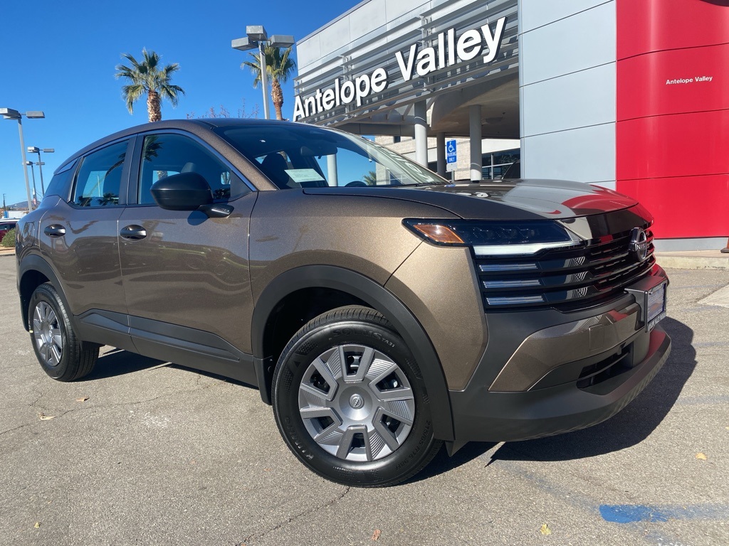 2026 Nissan KICKS S's photo