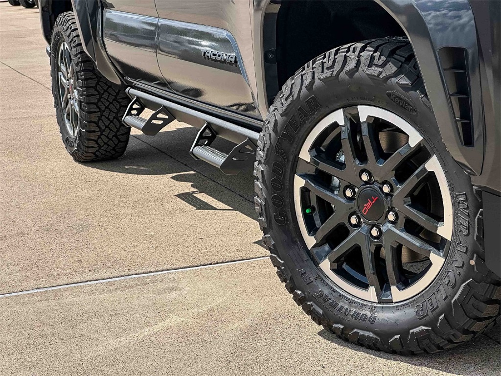 2025 Toyota Tacoma TRD Sport Double Cab photo 2