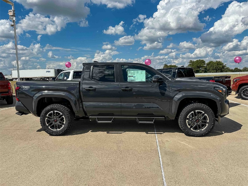 2025 Toyota Tacoma TRD Sport Double Cab photo 4