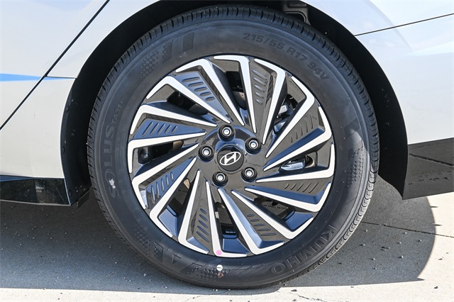 Sonata Hybrid SEL