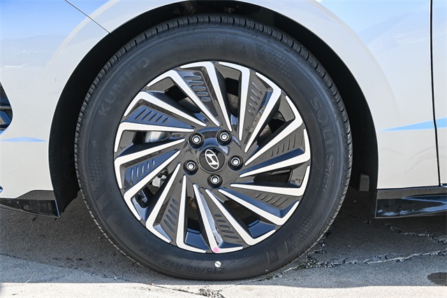 Sonata Hybrid SEL