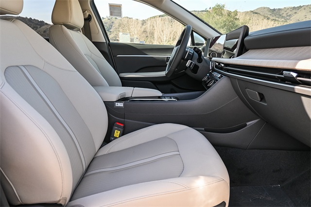 Sonata Hybrid SEL