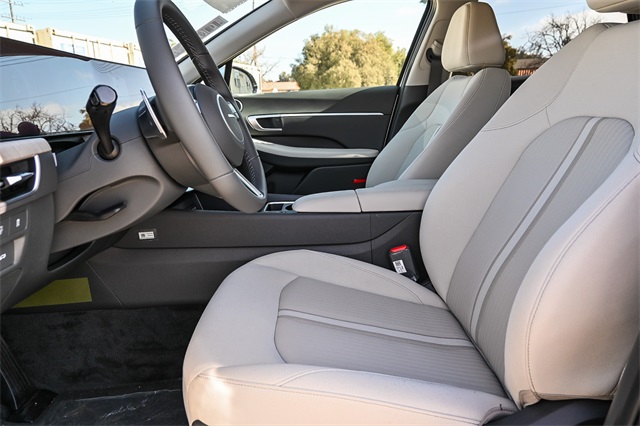 Sonata Hybrid SEL