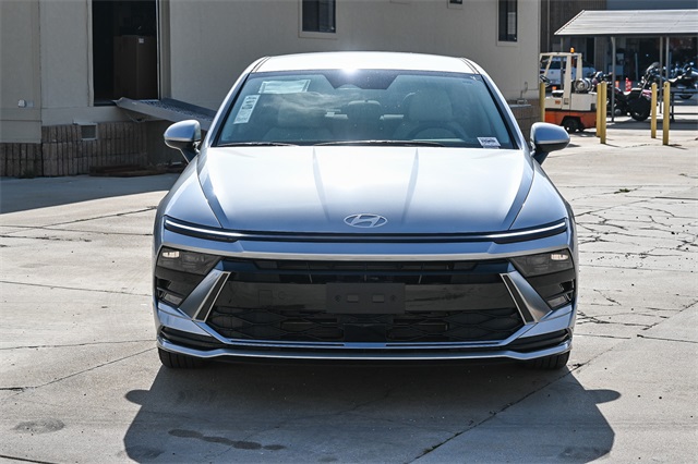 Sonata Hybrid SEL