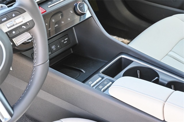 Sonata Hybrid SEL