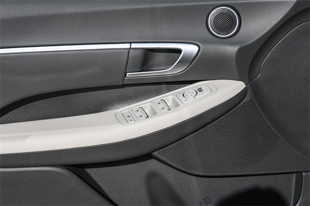Sonata Hybrid SEL
