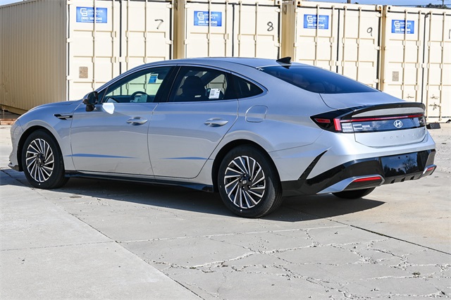 Sonata Hybrid SEL
