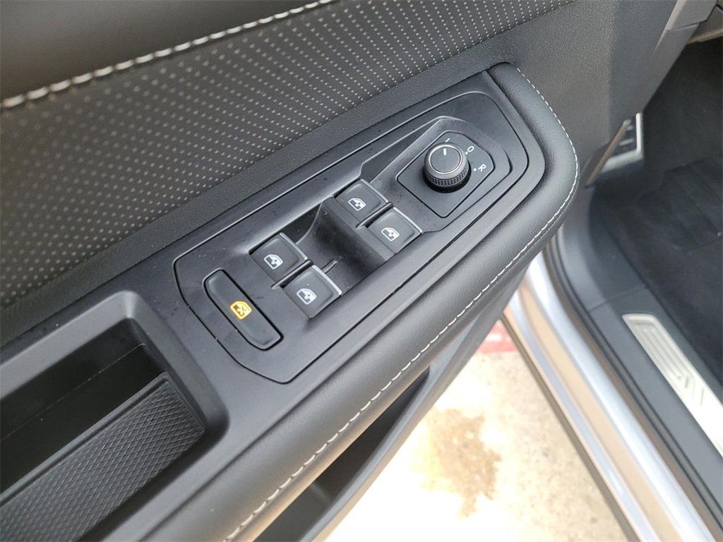 used 2025 Volkswagen Atlas Cross Sport car, priced at $44,500