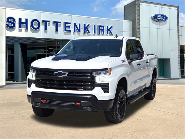 2023 Chevrolet Silverado 1500 LT Trail Boss photo 3