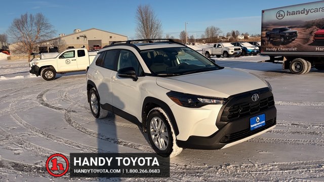 2026 Toyota Corolla Cross LE's photo